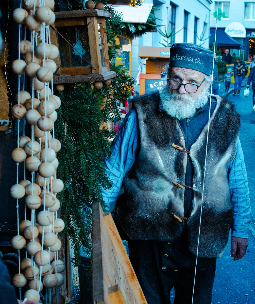 Authentisches Charakter-Portrait am Weihnachtsmarkt